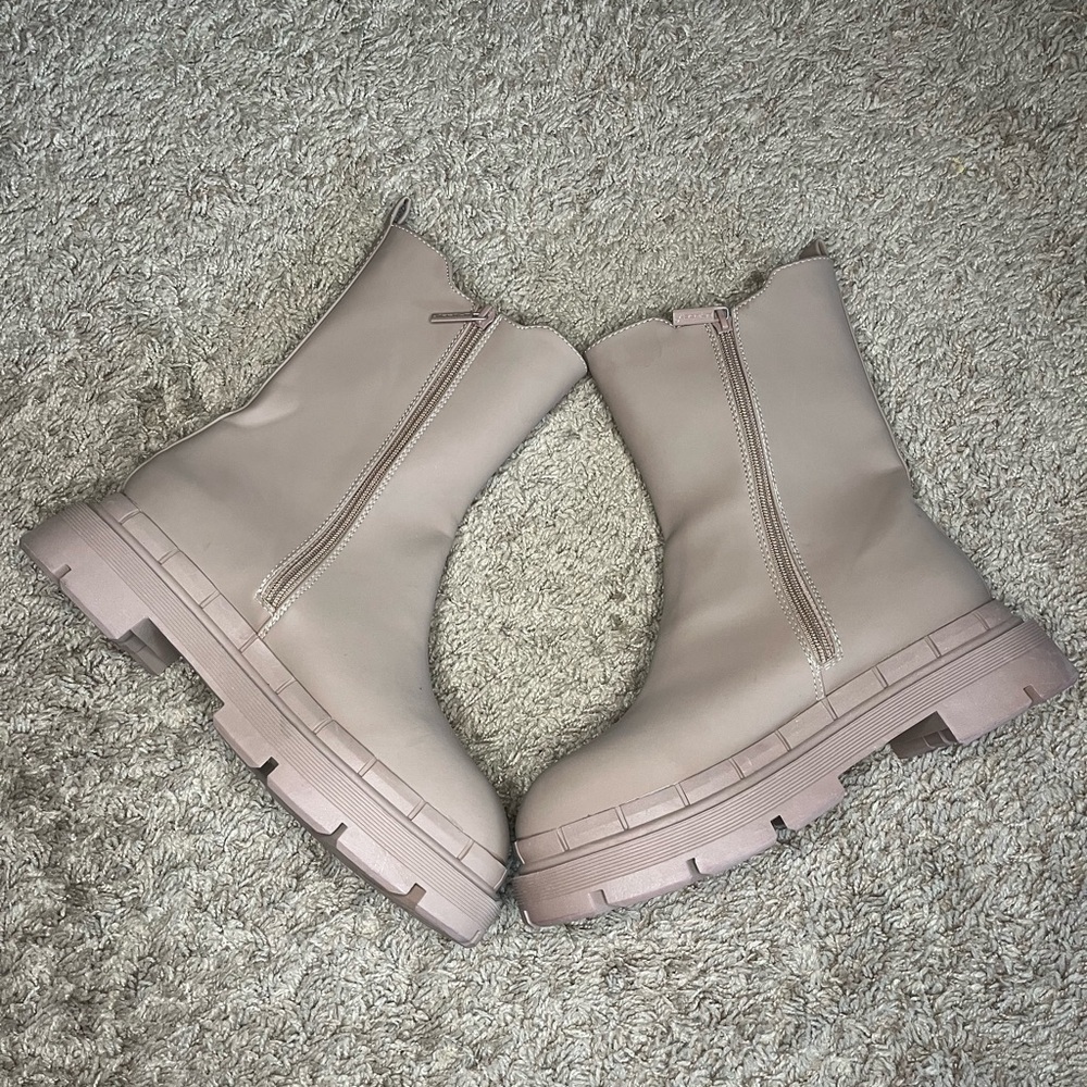 Faux Leather Chunky Chelsea Boots Size 10 - Picture 12 of 12